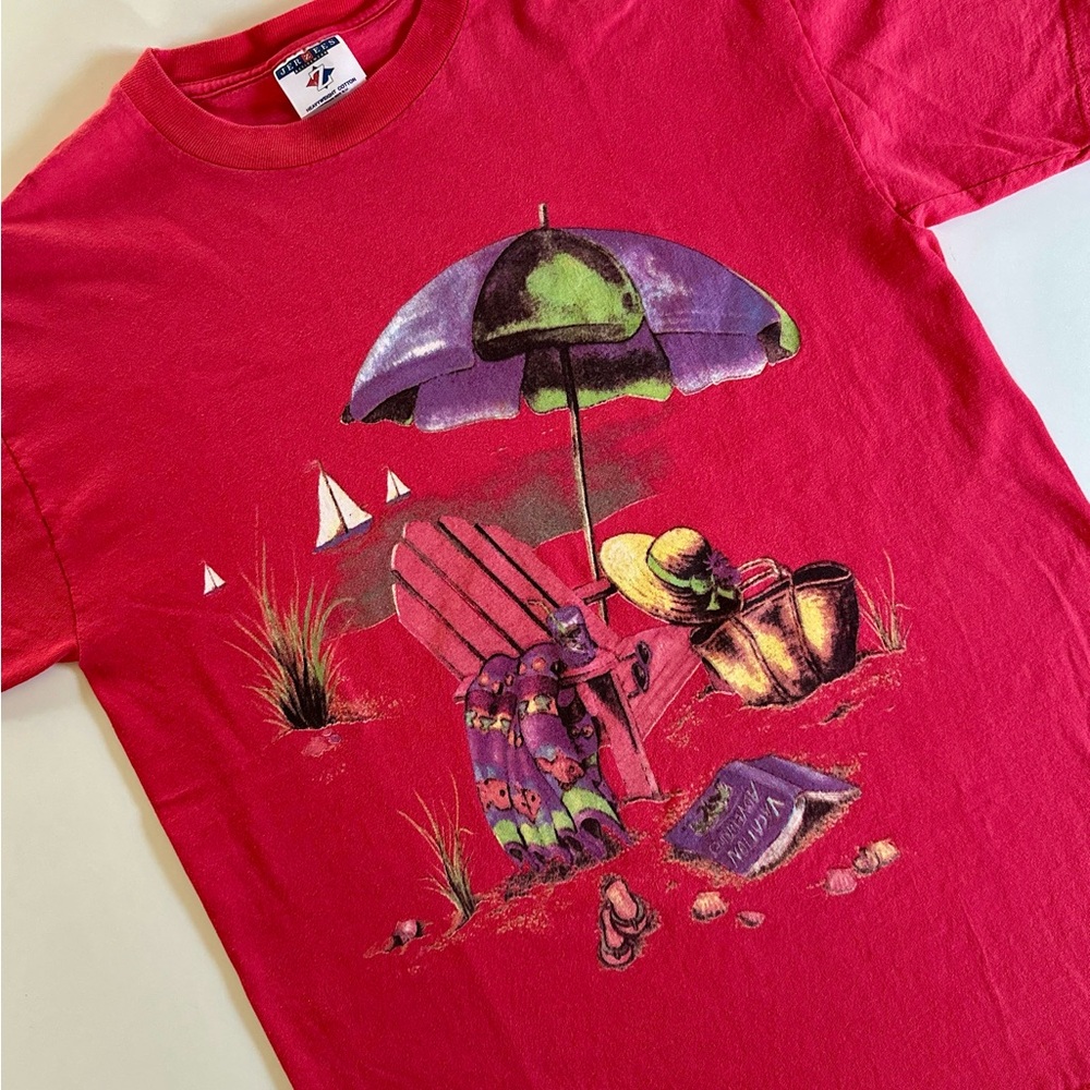 Women’s pink vintage beach tee